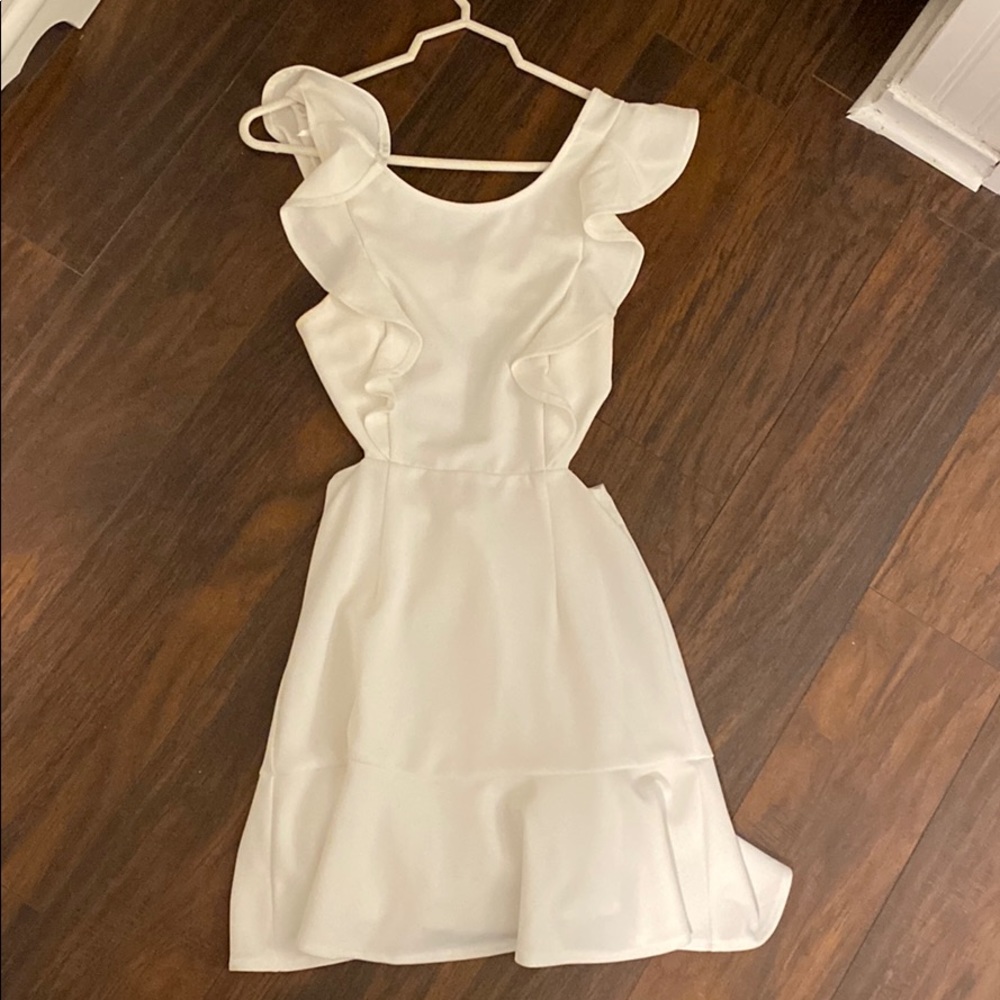Selfie Leslie white mini dress - Ruffle